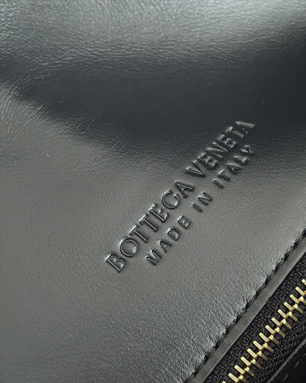 BV Liberta Crossbody Bag Buckle 30cm Black Cowhide