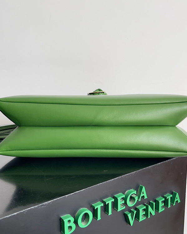 BV Liberta Crossbody Bag Buckle 30cm Green Pepper Cowhide