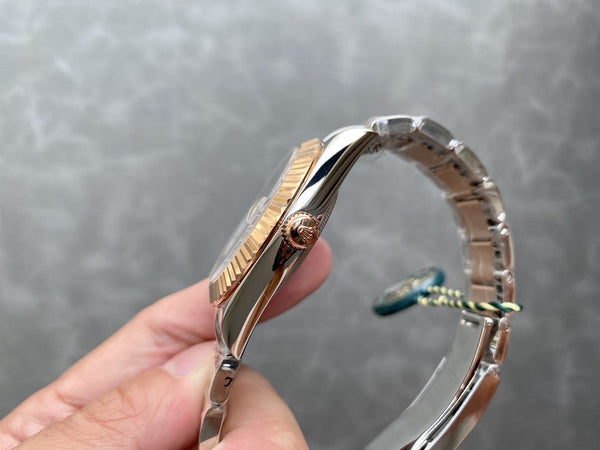 SKY-DWELLER TWO-TONE 42 ROSE GOLD BEZEL GREY DIAL