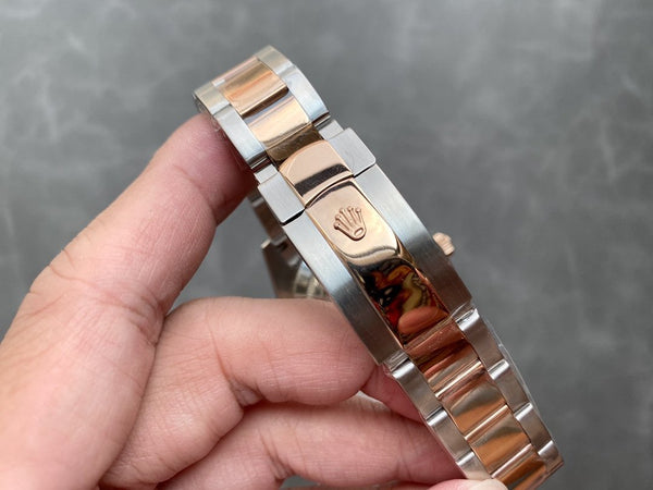 SKY-DWELLER TWO-TONE 42 ROSE GOLD BEZEL GREY DIAL