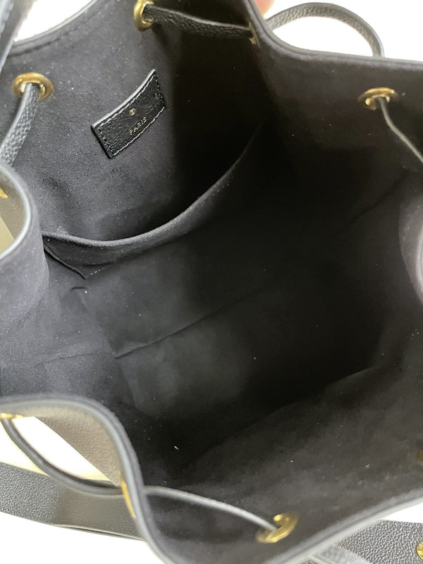 LV LOCKME BUCKET 23 BLACK GRAINED CALF SKIN