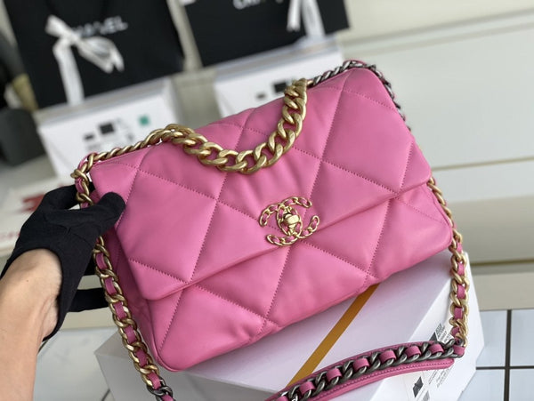 19 BORSA CON PATTA 26 PELLE DI AGNELLO ROSA