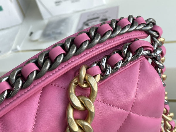 19 BORSA CON PATTA 26 PELLE DI AGNELLO ROSA