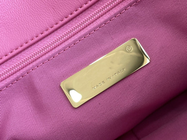 19 BORSA CON PATTA 26 PELLE DI AGNELLO ROSA