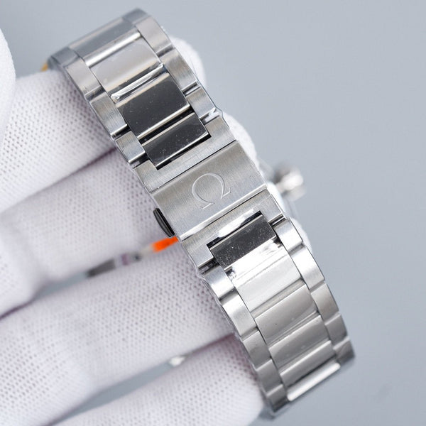 SEAMASTER AQUA TERRA 150M CO-AXIAL WHITE DIAL BLUE HAND