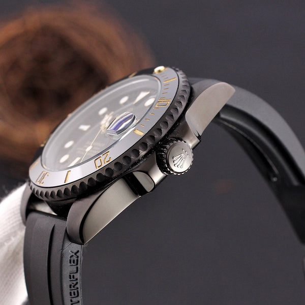 SUBMARINER DATE 40 BLACK CASE RUBBER STRAP