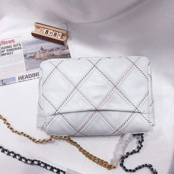 19 FLAP BAG 30CM WHITE QUILTED