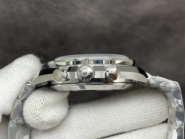 SPEEDMASTER MOONWATCH ULTRAMAN ORANGE HAND