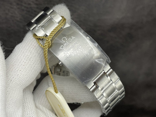 SPEEDMASTER MOONWATCH ULTRAMAN ORANGE HAND