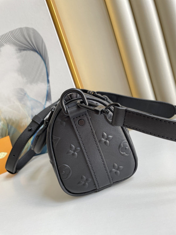 KEEPALL XS 21CM SIGILLO MONOGRAMMA NERO