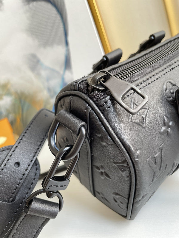 KEEPALL XS 21CM SIGILLO MONOGRAMMA NERO