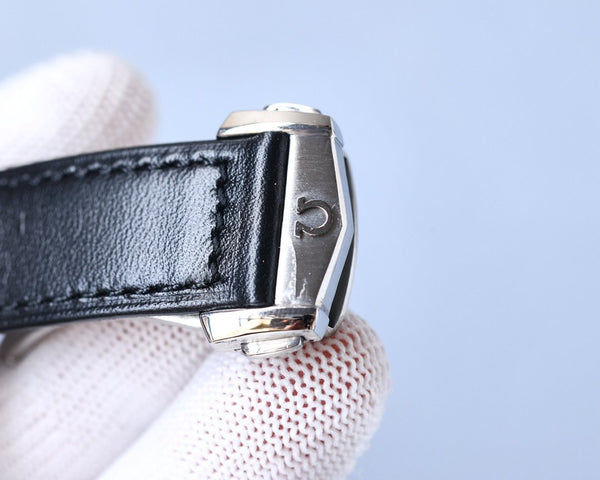 SPEEDMASTER RACING 44 CERAMIC BLACK DIAL LEATHER