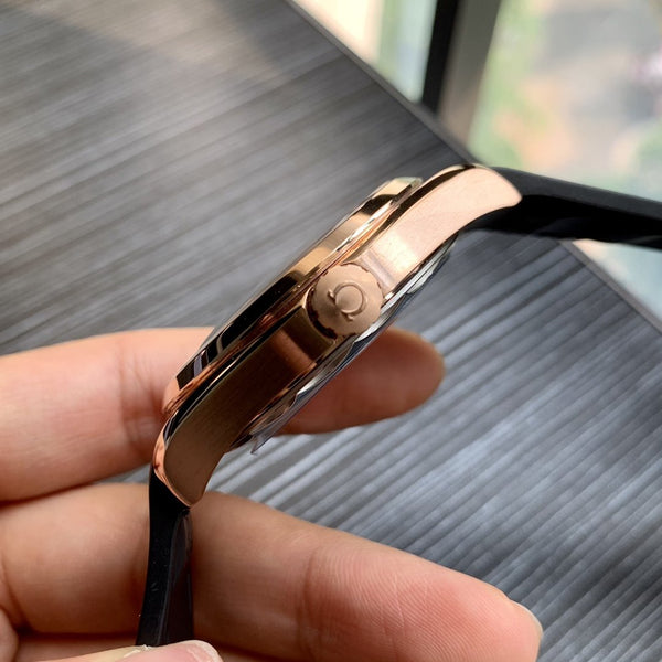 SEAMASTER AQUA TERRA 150M CO-AXIAL GOLD CASE WHITE DIAL