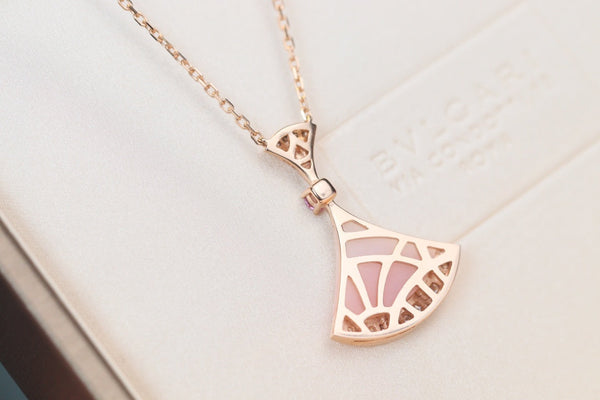 DREAM NECKLACE PINK MOP DIAMOND