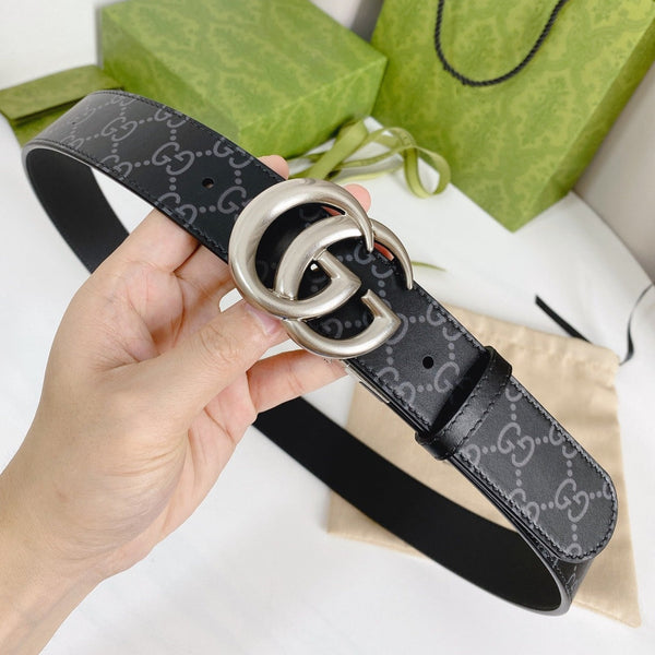 DOUBLE G SILVER BUCKLE 38MM BLACK LEATHER GREY MONOGRAM