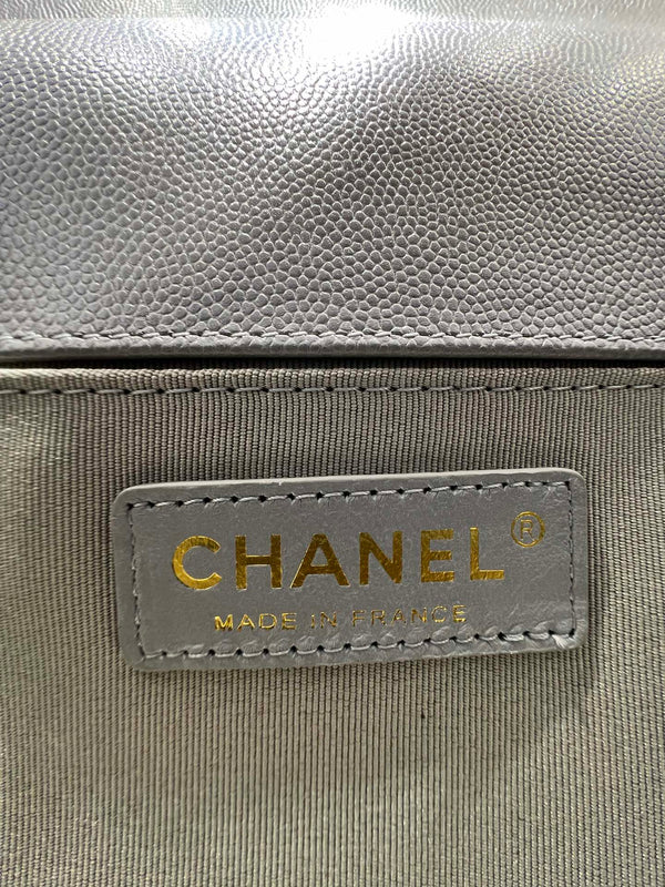 BOY BAG MEDIUM 25 GREY CAVIAR GOLD HARDWARE