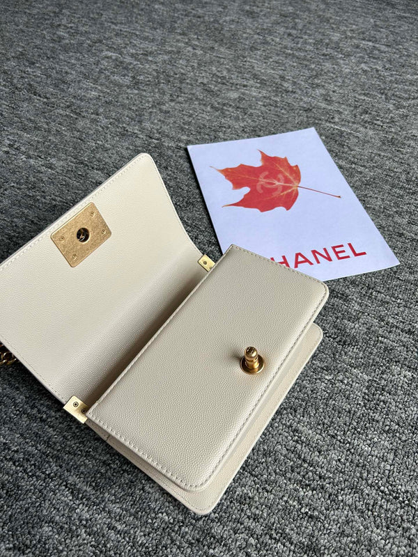 BOY BAG SMALL 20 CREAM CHEVRON CAVIAR GOLD HARDWARE