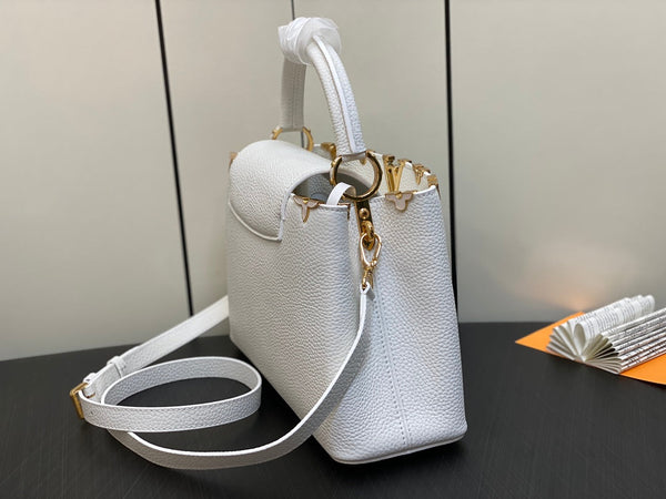 CAPUCINES MM 31 BIANCO TAURILLON ORO HARDWARE