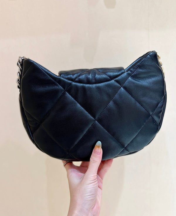 CC 19 BORSA HOBO 29CM PELLE DI CAPRA NERA FERRAMENTA ORO