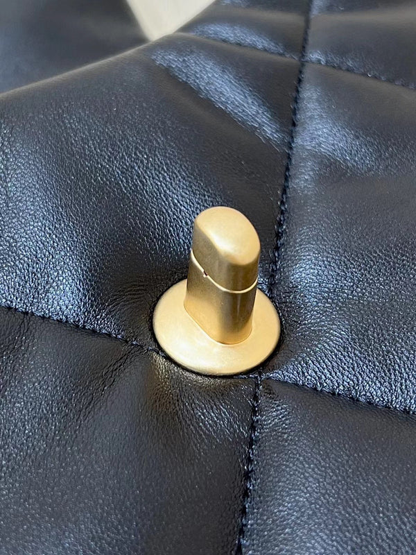 CC 19 BORSA HOBO 29CM PELLE DI CAPRA NERA FERRAMENTA ORO