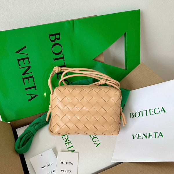 BV LOOP MINI 17CM BEIGE VITELLO