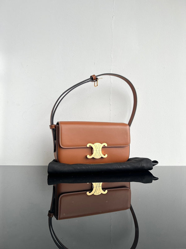 CLASSIC TRIOMPHE 20 BROWN CALFSKIN GOLD HARDWARE