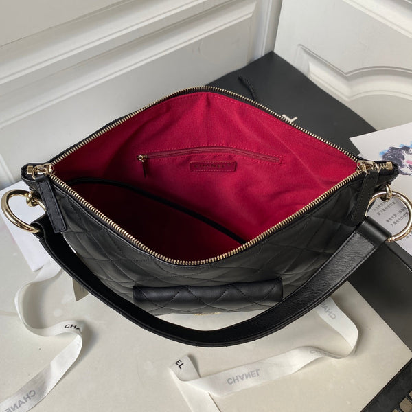 CC HOBO 28CM PELLE DI AGNELLO NERA FERRAMENTA ORO