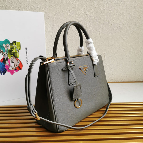 MEDIUM GALLERIA 28 GREY SAFFIANO LEATHER