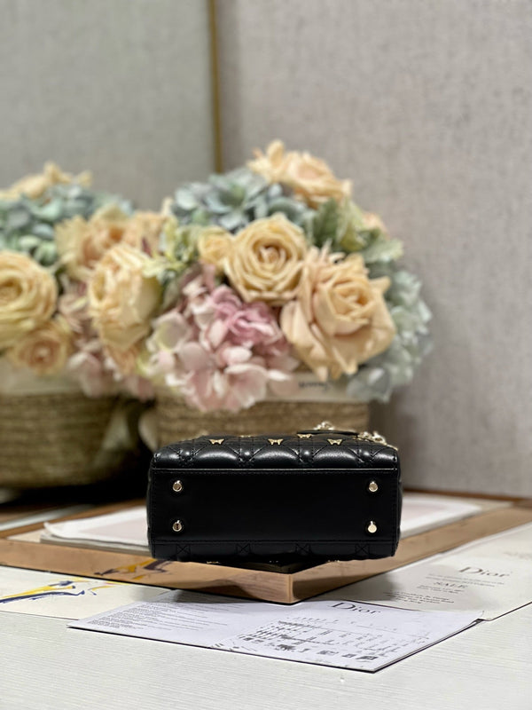 MINI LADY 17 BUTTERFLY STUD PELLE DI AGNELLO NERA