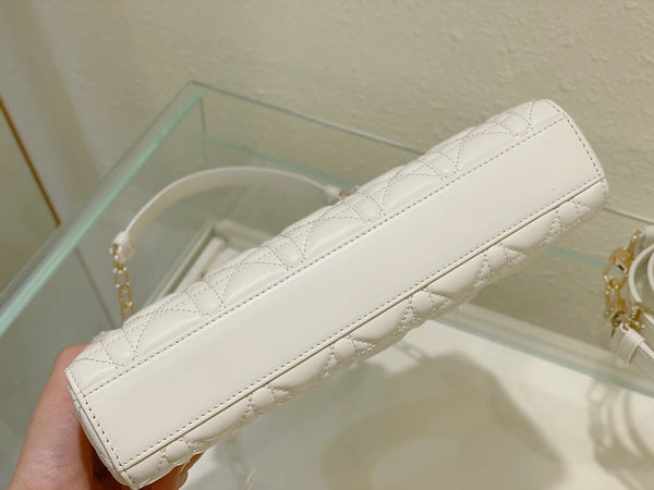 MEDIUM LADY D-JOY 26 WHITE LAMBSKIN