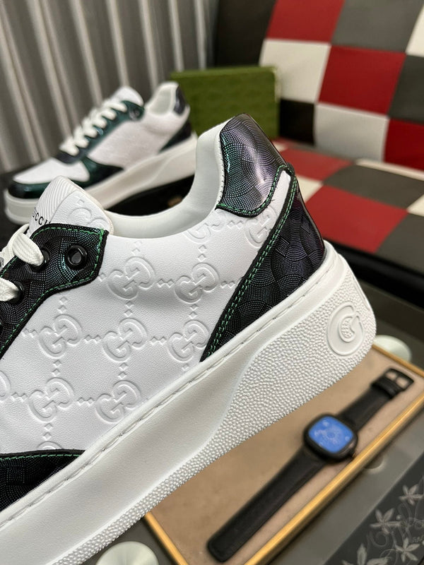 SNEAKERS GG IN PELLE DI VACCHETTA GOFFRATA VERDE E BIANCA