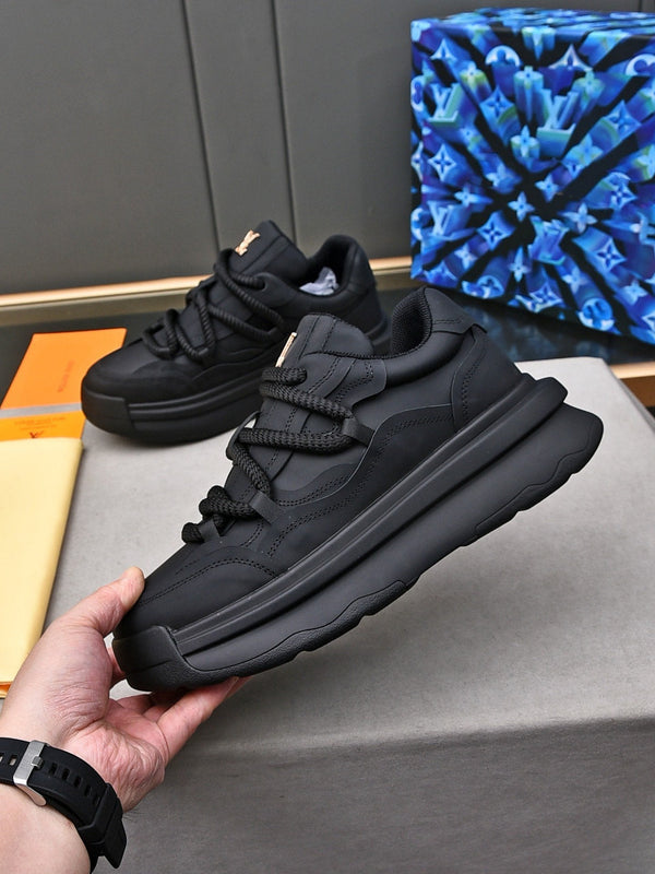 LV SNEAKERS NERE CON LACCI
