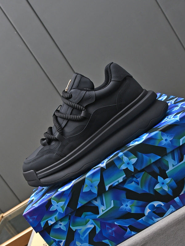 LV SNEAKERS NERE CON LACCI