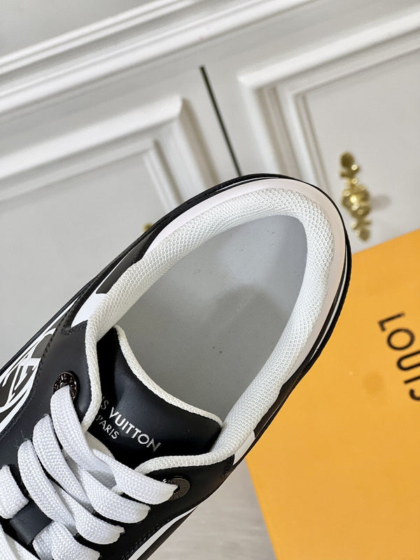 LV RUN AWAY BLACK SNEAKER