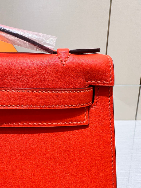 HM KELLY POCHETTE 22CM RED SWIFT SILVER HARDWARE