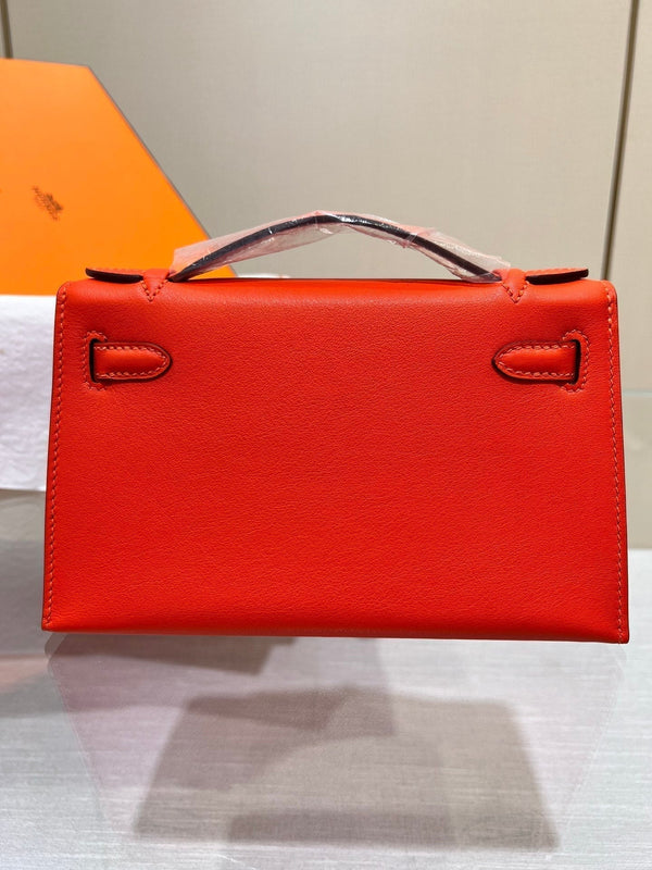 HM KELLY POCHETTE 22CM RED SWIFT SILVER HARDWARE