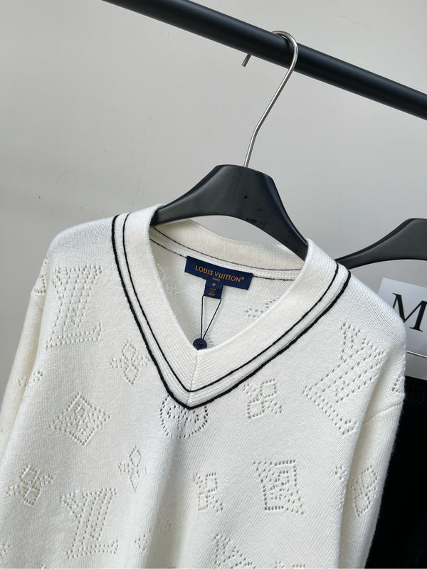 LV Clover V-neck Pullover Sweater in White Wool and Cashmere 285518