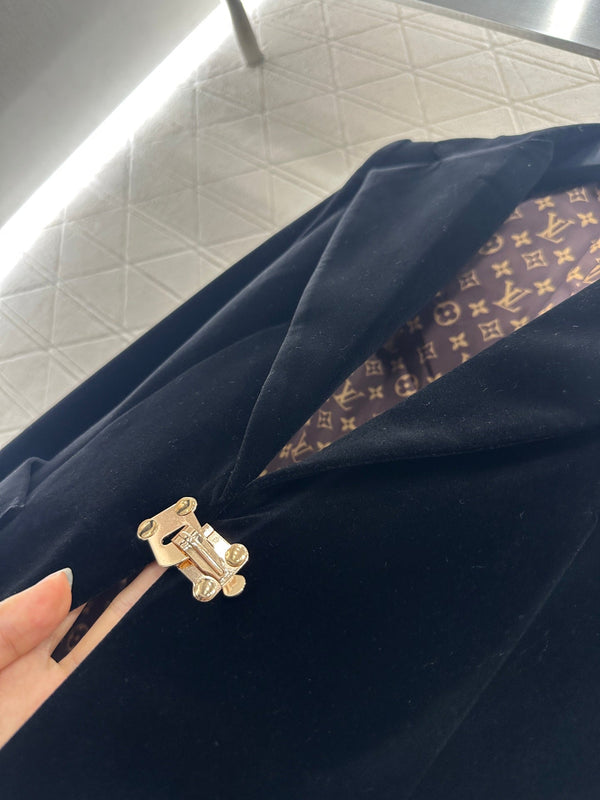 LV25 Gold-Button Lapel Suit Jacket Black Velvet 294490