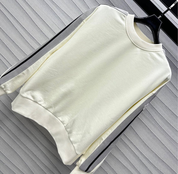 Moncle 25 Round Neck Sweatshirt and Short Suits in White Cotton 232232