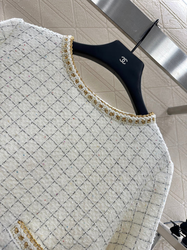 CHANEL BUTTON-BACK DRESS TOP STYLE 286