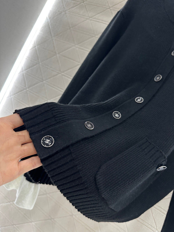 CHANEL WOOL CARDIGAN STYLE 272
