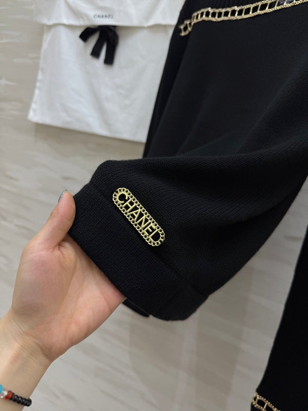 CHANEL CASHMERE SWEATER STYLE 261