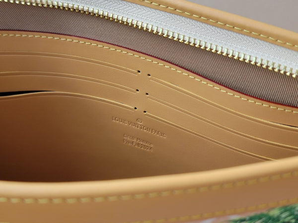 LV Pochette Voyage Clutch Handbag Monogram Canvas 261864