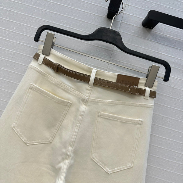 HM High-Elastic Straight Jean in White