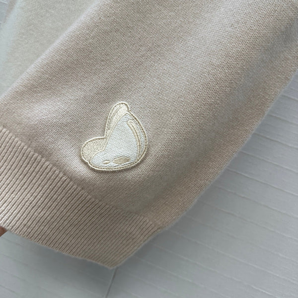 HM Embroidered Logo Vest in Beige and White Cashmere