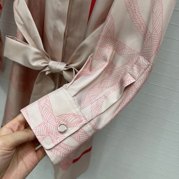 HM 25S Palefroi Remix Abito a maniche lunghe con stampa grafica in seta rosa