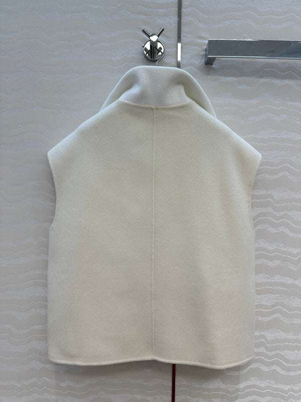 HM 25S Zipped Vest in White Wool and Cashmere