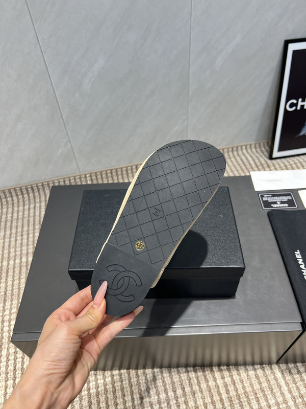 CC 25S Birkenstock Thick-Sole Loafers in Beige Velvet 442542