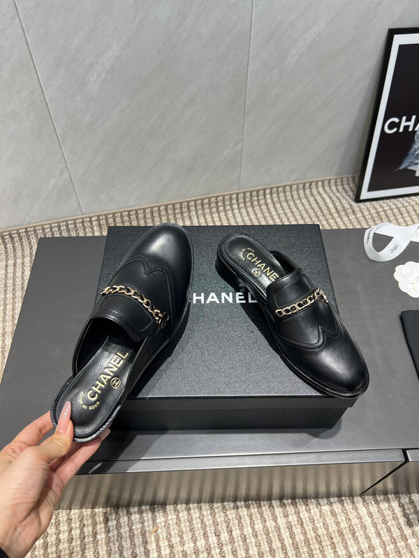 CC 25S Round Toe Chain Loafer Half Slippers in Black Cowhide 442534