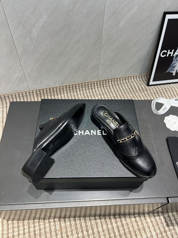 CC 25S Round Toe Chain Loafer Half Slippers in Black Cowhide 442534